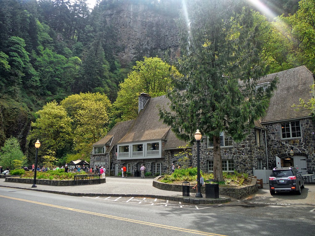 Columbia River Gorge boat ride